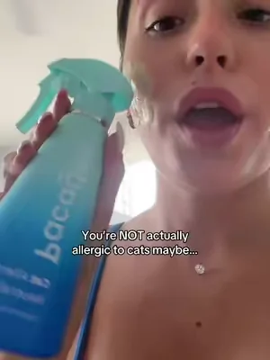 Obsessed with this cat spray !! #cats #cattok #pettok 