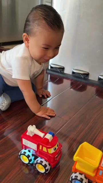 Solo quiero que vean lo feliz que fue con sus carritos ✨ #babytoys #toysoftiktok #babymusthaves #babyproducts #summervibe 