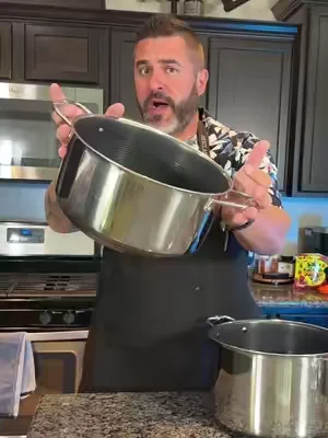 Sometimes bigger IS better 😋 #hexclad #stockpot #pots #summeressentials #dealsforyoudays 