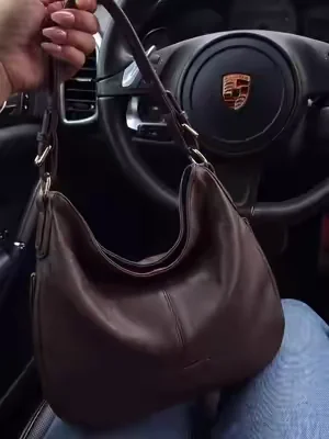 The product is in the cart, my dear friends. #womenbags #handbags #bags #womenbag #bag 