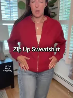 This zip-up sweatshirt is perfect to transition from Summer into Fall! #zipup #sweatshirt #Zipupjacket #sweatshirts