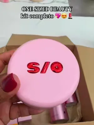 Set de Maquillaje Spray Fijador Polvo Translucido y Primer Difuminador One Size Kit fijacion larga duracion base prebase polvos sueltos matificante cosmetica formato viaje maquillaje #tiktokcreatorpicks #DealsForYouDays #setfijadormaquillaje #polvotranslucidodifuminador #vaultmaquillajeonesize - Aplico el primer, despues mi base, sello con el polvo difuminador y termino con el spray fijador para que mi maquillaje dure todo el dia.