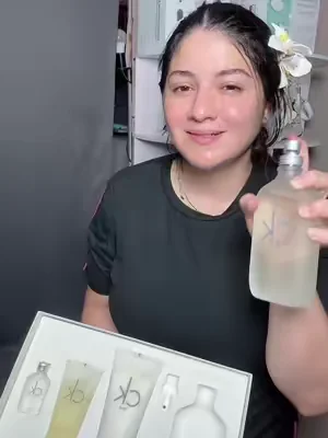 Lo siento por los que compraron solo el perfume ahora tengo el set completo Calvin Klein #calvinklein #perfume #perfumes #unixes #dealforyoudays 