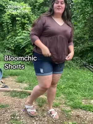 Plus-size denim shorts with no button  #plussizedenimshorts #plussizeshorts @BloomChic 