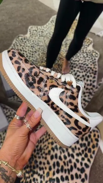 Treat yourself🤎 #nikeairforce1 #sneakers 
