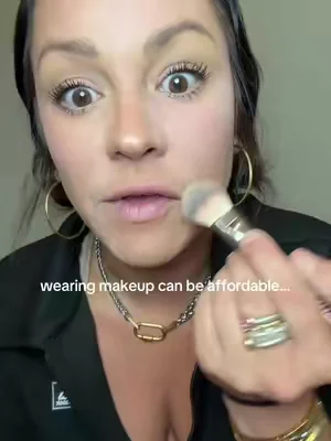 Makeup doesn’t have to be expensive, to look pretty! #lorealparismakeup #settingpowder #settingspray #lorealparispartner #lorealparis 