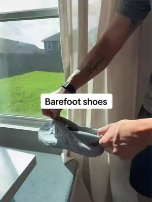 WateLves Barefoot Walking Shoes 👟 Si eres de los que no les gusta andar en medias, pero tampoco en chanclas dentro de la casa, estos son el punto medio perfecto. Son ligerísimos, flexibles, cómodos y con una suela antideslizante que se adapta al movimiento natural del pie. Ideales para usarlos en casa, salir un momento o caminar con total comodidad. #tiktokshopcreatorpicks #summerwins #summervibes #dealsforyoudays #summeressentials  