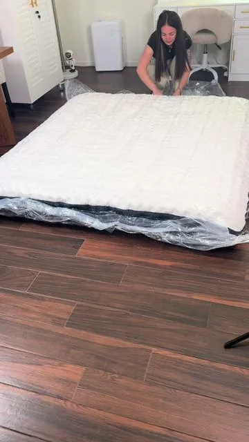 DESCUENTO 🚨🚨🚨🚨🚨🚨🚨 Colchón híbrido de estilo moderno: grosores de 8, 10, 12 y 14 pulgadas; diseño ergonómico de firmeza media; combinación de muelles y espuma viscoelástica; soporte lumbar; alivia el dolor de cintura y espalda; apto para todas las posiciones al dormir. @MJG Furniture #dealsforyoudays #summervibe #summerwins #colchones #mattress 