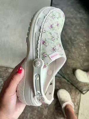 #crocs #sliponshoes #dealsforyoudays 