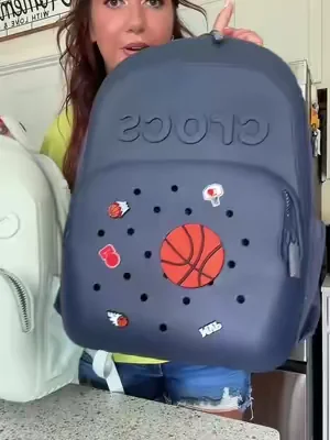 #crocs #backpack #backtoschool #crocsbackpack 