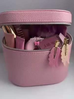 new fav 💞 #makeup #makeupbag #vanitybag #travelbag 