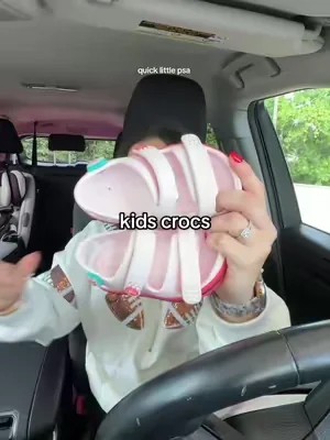 #crocs #kidscrocs #crocssandals #crocsshoes 