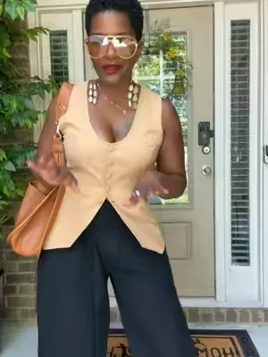 For reference: I am 5’3” 140 lbs and am wearing these sizes: vest (small) pants (medium) shoes (true to size). #dealsforyoudays #fashionover50 #minimalist #casualoutfits 