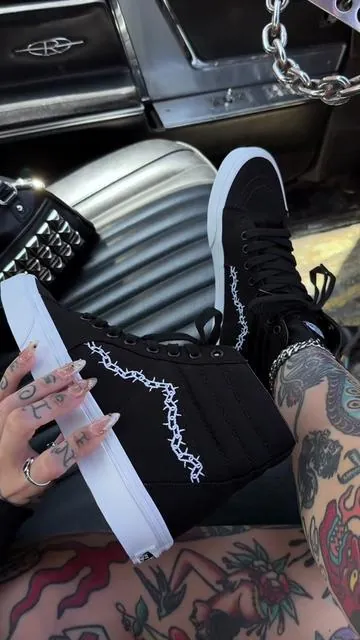 These look like my soul 🖤 @vans #vans #altoutfits #altmom #hightopsneakers #dealsforyoudays 