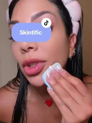 La base en polvo de @SKINTIFIC Official que no transfiere y es resistente al agua y al sudor 😳 me tiene obsesionada  #tiktokshopcreatorpicks #dealsforyoudays #skintific #waterproofmakeup #sweatproofmakeup 