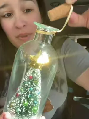 ¿La voz de mi bebé guardada para siempre en una botella? ¡El año pasado volaron, así que si todavía están disponibles, no lo dejes para después!@QVC, Inc #mrchristmas #messageinabottle #christmasgift