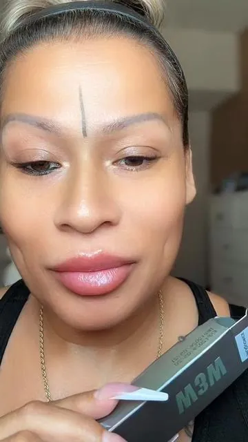 Waterproof Gel Eyeliner Pencil with Ultra Smooth CreamyGlide, Smudge Proof and Transfer Resistant Formula forInner & Outer Lash Line Definition, Precision Winged EyeMakeup and Natural to Bold Everyday Beauty Looks.