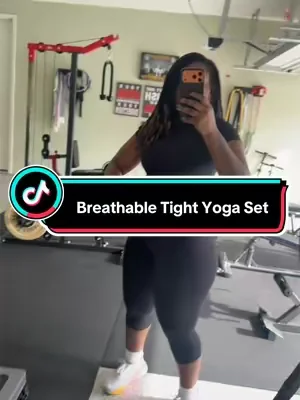 I fear I just found my new favorite workout set. 😮‍💨🖤 ✔️ Snatches the waist ✔️ Stretchy & comfortable ✔️ Squat-friendly ✔️ Actually flattering 5’5” | 185 lbs | Wearing a Large 🛒 If you’ve been looking for a workout set that’s comfortable AND makes you feel confident, tap the cart before your size is gone. 🖤✨ #tiktokshopcreatorpicks #dealsforyoudays #capri #yogaset #stretchy 