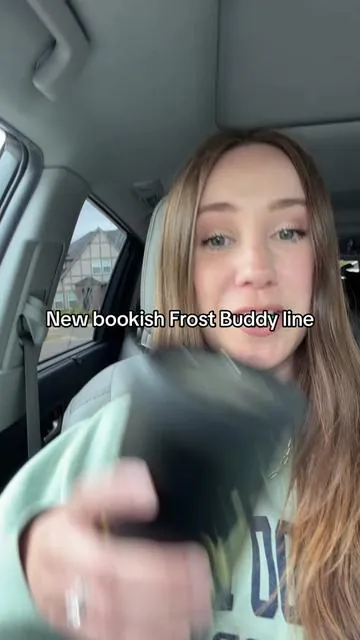 Bookish Frost Buddys are back, baby! If you guys don’t wanna miss out on these, I know there were people who were sad because they sold out and literally one day last time. Snag yours quick there’s an entire line of Thicc Buddy, To Go Buddy, in all new fantasy, bookish designs! #FrostBuddy #BookishWaterBottle #FantasyBooks #ToGoBuddy. 