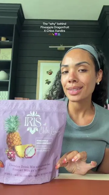 The “why” behind pineapple dragonfruit with @Chloe_xandria #summerdrink #why #community 
