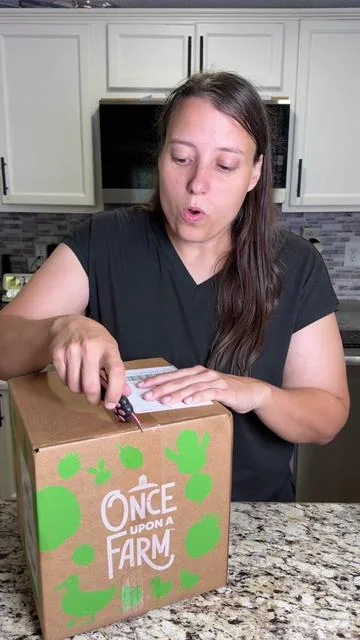 Ok but tell me why I tasted the puff and it’s GOOD I mean REALLY REALLY GOOD. I’ve tasted the other brands and they’re okay but they don’t have this level of actual delicious flavor. Let’s also talk about the fact there’s veggies mixed in too. I’ll happily let my kids eat these snacks any day! #snacks #easysnacks #toddlersnacks #onceuponafarm #toddlermeals 