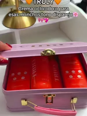 Serum Corporal Frasco 100ml Vitamina C Niacinamida Truly Beauty serum corporal cuidado de la piel acido kojico arbutina escualano truly beauty #tiktokcreatorpicks #DealsForYouDays #serumcorporalaclarante #cuidadocorporaltruly #vitaminacniacinamida - Lo uso como serum corporal en mi rutina diaria, me pongo unas gotas en codos rodillas y cuello despues del baño, lo extiendo con un masaje ligero hasta que se absorbe y sigo con mi crema de siempre, lo aplico con el uso continuo en las zonas que quiero mantener parejas y luminosas