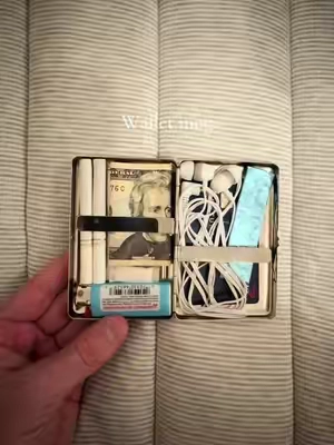 This things too cool #fyp #wallet #vintage 