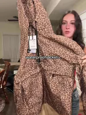 I loveeeeee the leopard print #leopardprint #waterproofjacket #Outdoors #outfitinspo #Hiking 