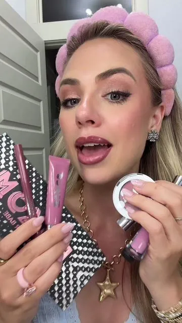 @buxomcosmetics Pretty in Dolly Bundle 🤩 #tiktokshopcreatorpicks #dealsforyoudays #makeupbundle #buxom #lipcombos 