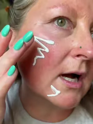 Some days my rosacea decides it wants to be the main character. 😂❤️ That’s exactly when I reach for @tarte cosmetics CC Tinted Serum. It adjusts to my skin tone, gives me the coverage I want without feeling heavy, and somehow still looks like my skin. It’s lightweight like a skin tint but gives me the confidence of a foundation… and this 42-year-old is here for it. Definitely one of my favorite complexion products I’ve tried this year. ✨ #BeautyOver40 #MakeupOver40 #RosaceaFriendly #MatureSkinMakeup #GlowingSkin