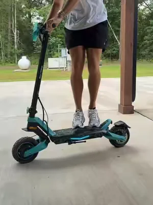 Monster beast scooter that’s still portable size #electricscooter #escooter #scooter 