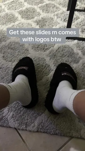 Get these slides right now great for summer great for everyday wear very comfortable and great quality #fashion #balenciaga #designer #balenciagaslides #reps 