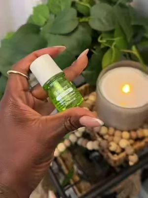 Lifelines flameless candle aromatherapy oil diffuser. Safe & non toxic alternative to candles. #oildiffuser #flamelesscandle #aromatherapy #candletok #diffuser 