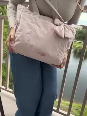 Cute bow tote  #dealsforyoudays #summerwins #bowtote #totebag #pinkbag 