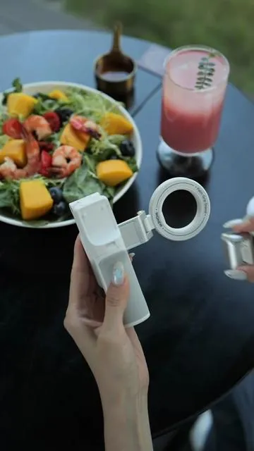 This palm-sized gadget is all I need when I head out. It works as three tools in one, and the magnetic design lets you snap on a fill light anytime. Small, lightweight, and perfect for creating on the go. #SelfieStick #Tripod #ContentCreator #VlogGear #creatoressentials 