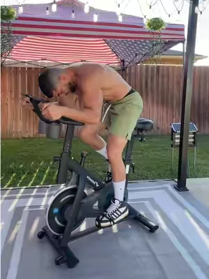 Alguien podría haberme dicho que hacer ejercicio puede ser DIVERTIDO ( bicicleta estática de mis SUEÑOS #stationarybike #exercisebike #athomeworkout #DealsForYouDays #tiktokshopcreatorpicks @Merach fitness