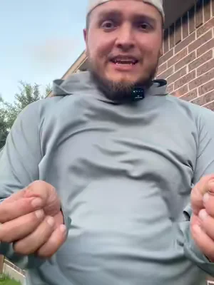 Men’s lightweight hooded long sleeve shirts perfect for construction workers, roofers, landscapers, outdoor jobs, gym, fishing, and everyday wear. Breathable athletic fabric helps keep you covered from the sun while staying cool and comfortable. 5-pack workout hoodies with slim athletic fit for outdoor work and training. English Hashtags #ConstructionWorker #RoofingLife #OutdoorWork #WorkwearMen #SunProtectionClothing
