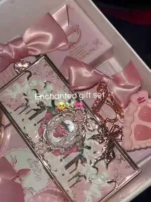 Look how perfectly pretty this is🥹🎀 @Flower Knows Makeup #girlythings #dealsforyoudays #giftforher #makeup #flowerknows 