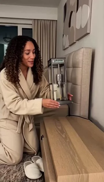 Retro phone booth design that’s pure nostalgia #UsefulGadgets #NightLightReview #DeskDecor #VintageGifts #tiktokshop 