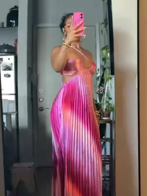 this dress is absolutely gorgeous… 🌅 #sunsetdress #maxidressseason #Summer #pinkdress #tiktokfinds 