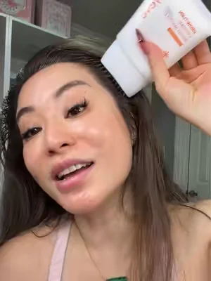 Take care of your scalp with Lilyeve @lilyeve #lilyeve #hairampoule #hairgrowth #growturnampoule #hairloss 