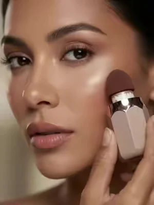 The liquid can make my cheekbones more three-dimensional#dealsforyoudays#WeeklyDeals#contourtutorial #contour #makeup 