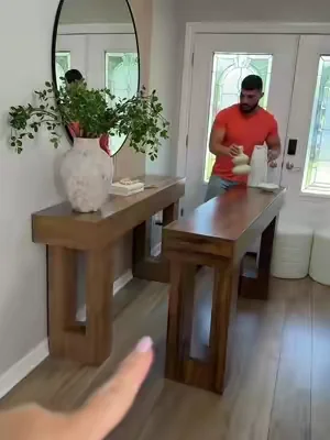Mi nueva mesa está increíble para decorarla, me encanta ya la quería desde hace tiempo y por fin mi esposo me la regaló es rectangular y mide 63 " x 33,5 de alto. Perfecta para recibir a tus amigos y familiares. #consola #tableentrance #tiktokshopcreatorpicks #DealsForYouDays #SummerWins 