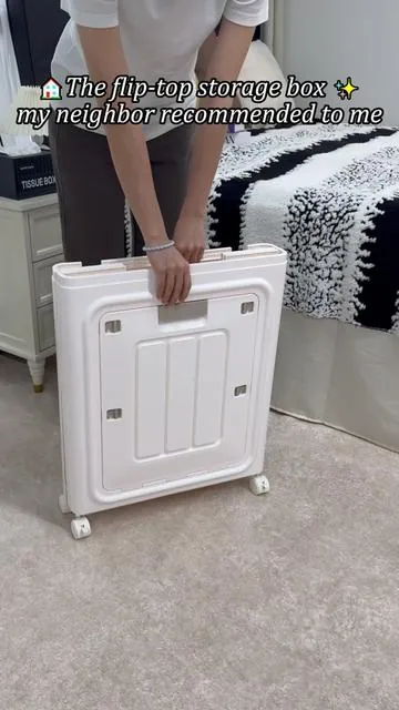 My neighbor recommended this product to me, and now I finally understand why it's so popular 😭. This storage box can hold a lot of clothes and is especially space-saving. It comes with wheels, making it super easy to move. 
 
 It's perfect for organizing family clothes, blankets, and seasonal items, and it doesn't leave any unpleasant odors. It's selling very fast right now, almost out of stock in seconds. 
 
 If the link is still available, order quickly before it’s sold out! A wheeled, space-saving storage box. Check out the storage gadget everyone is talking about. This highly recommended storage box has a huge capacity and can efficiently save space. With built-in wheels, moving heavy items is no longer exhausting, perfect for home use. 
 
 It’s great for organizing your home wardrobe, storing thick blankets or seasonal clothing, keeping your items neatly arranged, and avoiding the common musty smell from long-term storage. The demand is very high right now, and stock is quickly running out. If you get the chance, don’t hesitate—grab this essential home organizing item.#organizaciondelhogar#cajadealmacenamiento#trucosdeorganizacion#ofertasTikTokShop#ofertasespeciales