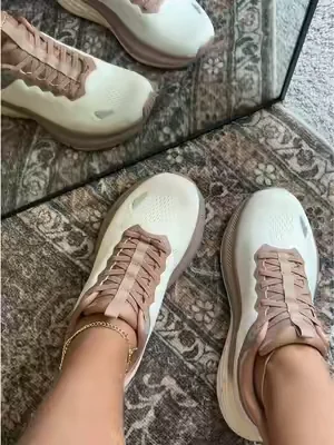 #walkingshoes #sneakers #allswifit #dealsforyoudays 
