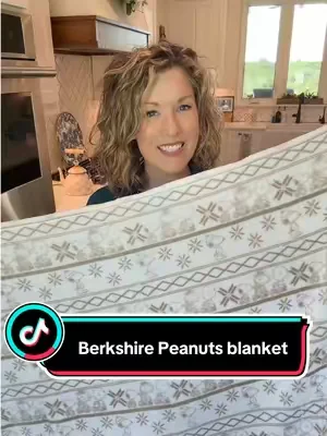 Berkshire Peanuts blanket from last season last pattern left on a big clearance price! #blanket #blankets #dealsforyoudays #christmasinjuly #peanuts @QVC, Inc 