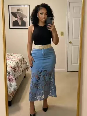 This lace skirt-jeans hybrid is everything! 💙 Perfect for your next brunch date. #outfitideas #lacejeans #OOTD #SummerOutfits #casualoutfits 