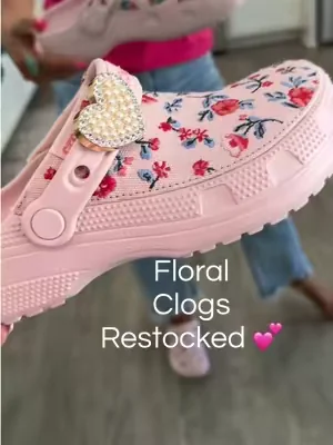 New Colors!! @Crocs #clogs #crocsfloralclogs #pink #tiktokshopcreatorpicks #crocs 