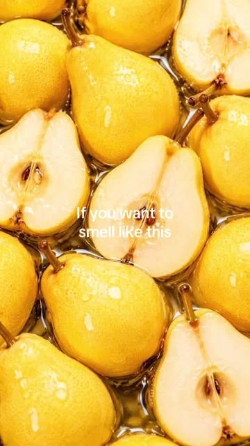 The PERFECT perfume for summer it smells like sweet banana and coconut cream! 🥥🍌🍨 #premiumbeautypicks #dfyd #summervibes #fragrancelab #foryoupage 