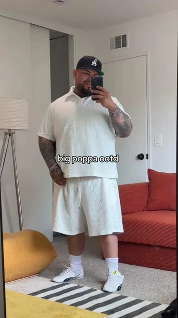 Summer vacation outfits are easy with this 2 piece matching set #mensfashion #stylehacks #bigguy 